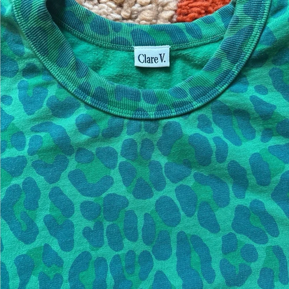 Clare V Green Leopard Print Top - Picture 2 of 3